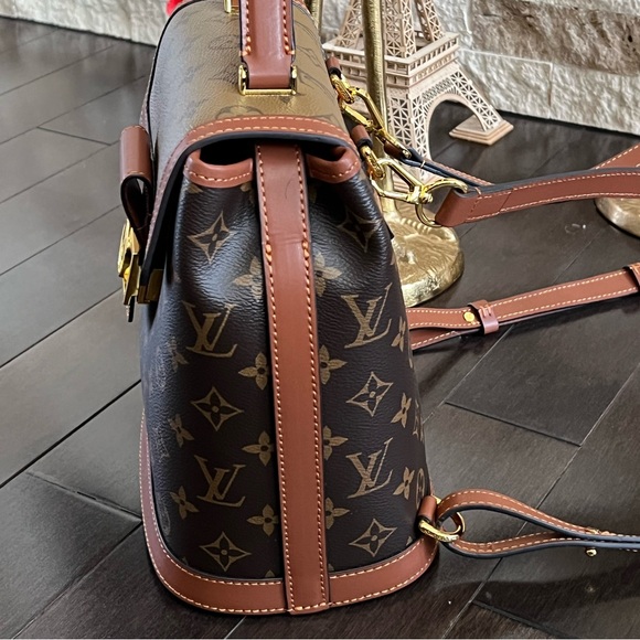 Louis Vuitton Monogram Backpack - Picture 3 of 9